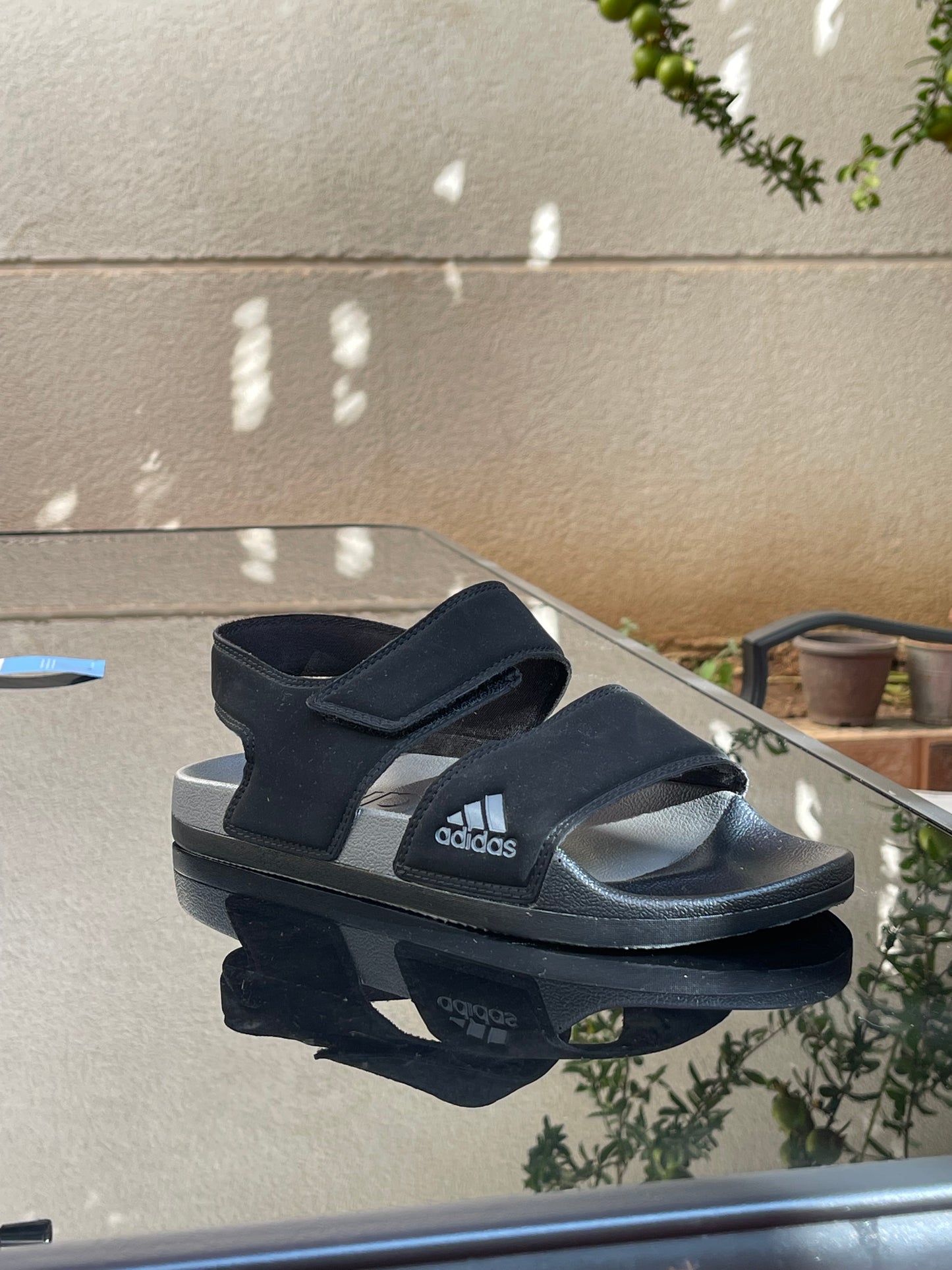 Sandale ADIDAS 🔥 تصفية مجنونة على صندالات ADIDAS ‼️ السعر: 1900 دج فقط 😱 الكمية محدودة!