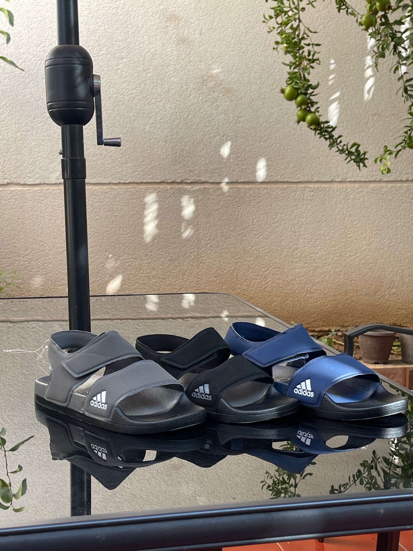 Sandale ADIDAS 🔥 تصفية مجنونة على صندالات ADIDAS ‼️ السعر: 1900 دج فقط 😱 الكمية محدودة!